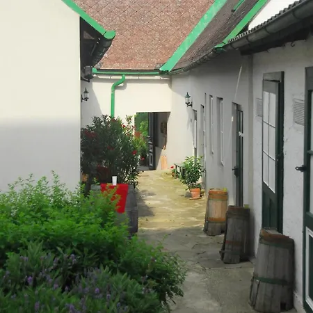 Bioweingut Hauerhof 99 -apartment 4 Klosterneuburg